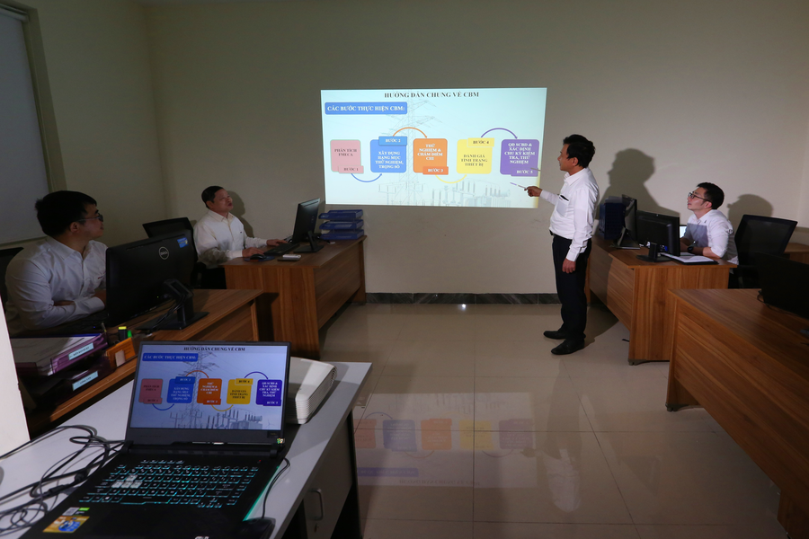 Các chuyên gia NPCETC đào tạo thí nghiệm theo chương trình CBM