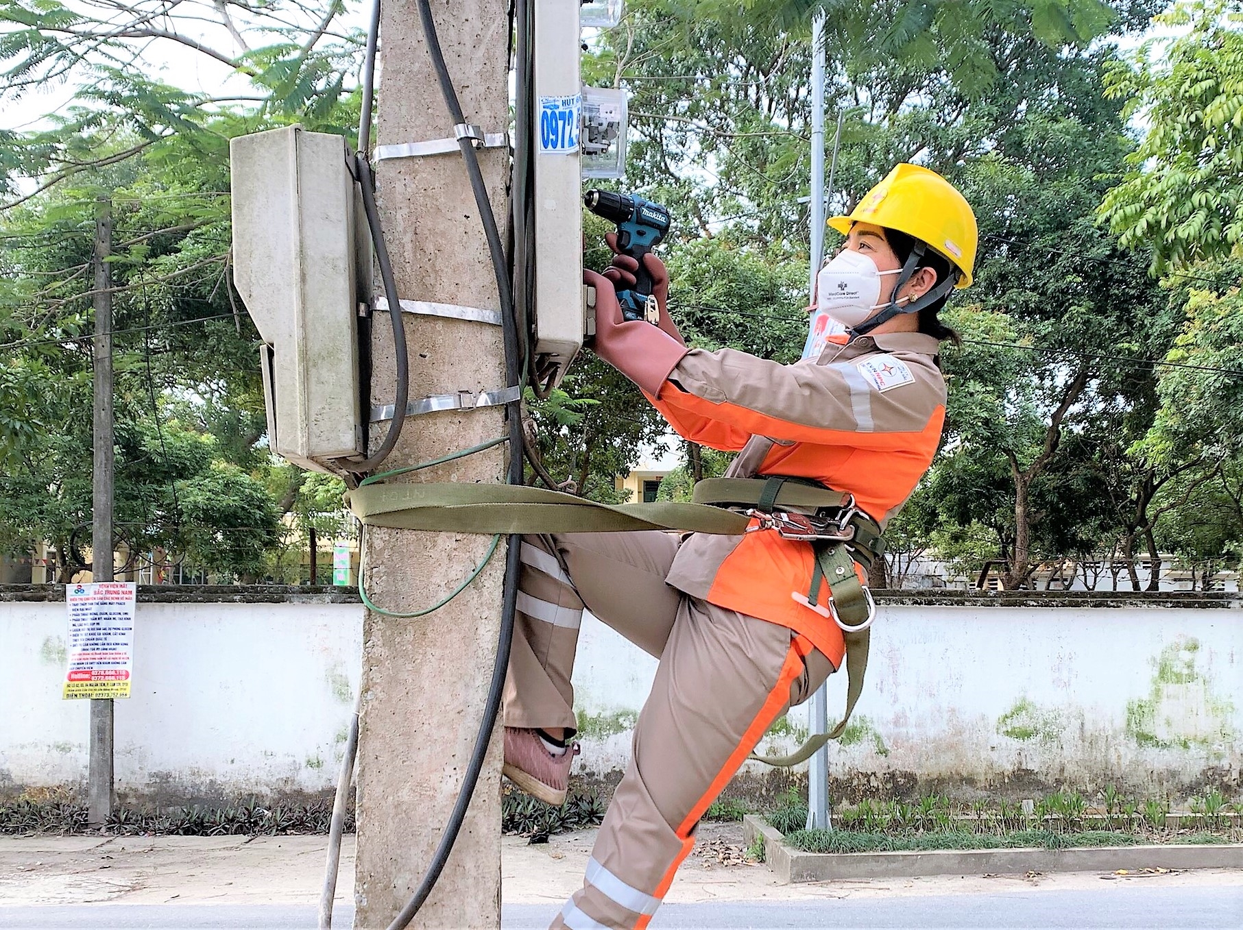 Chị thành Thay công tơ định kỳ