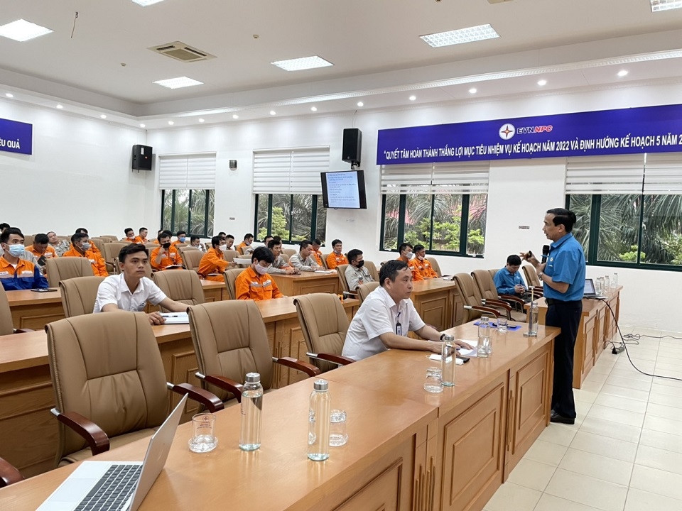 ảnh giảng viên a Thục