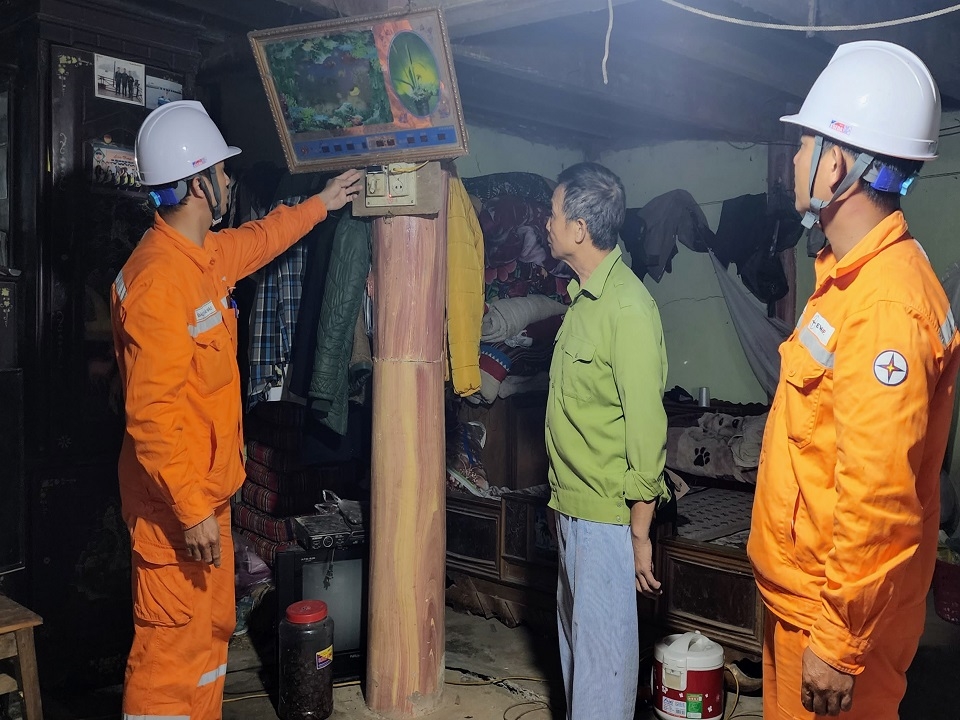 PCSL_tothamtinhhuunghiVietLao (1)