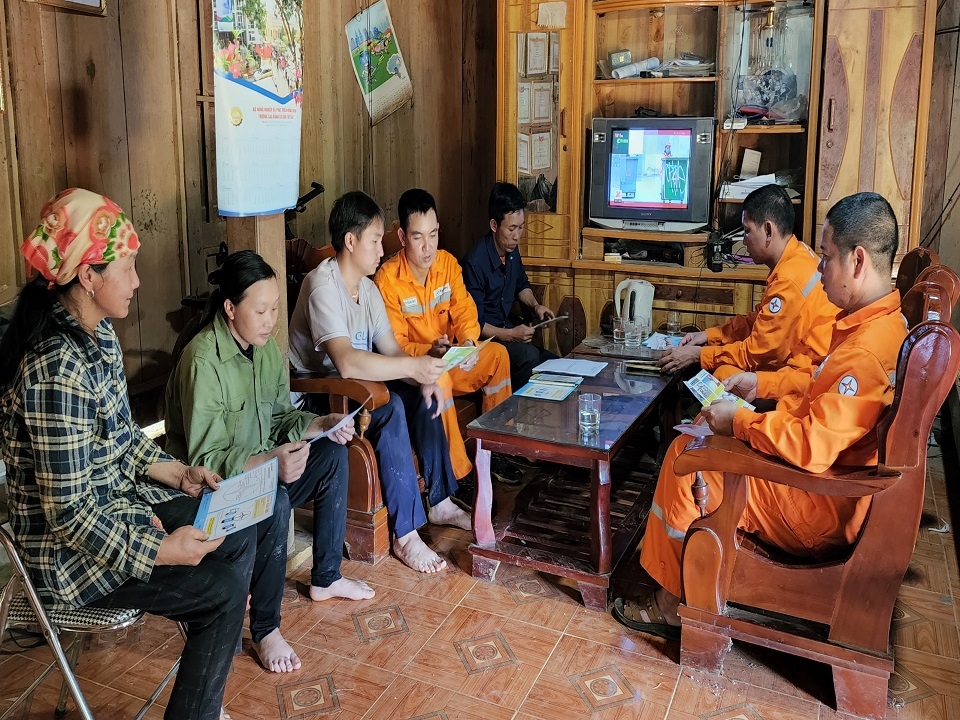 PCSL_tothamtinhhuunghiVietLao (4)