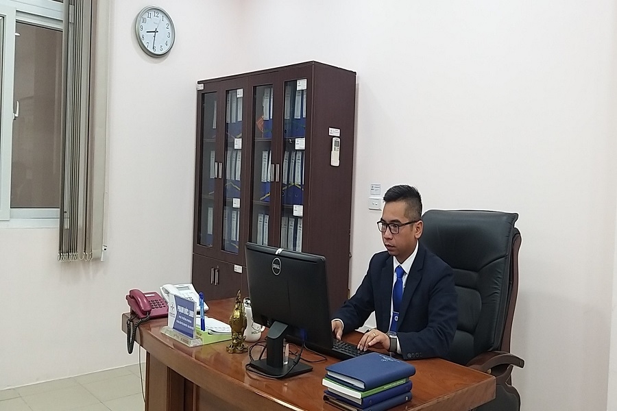 Ông Phạm Đức Linh - phó trưởng phòng KTGSMBĐ làm video hướng dẫn nghiệp vụ (1)