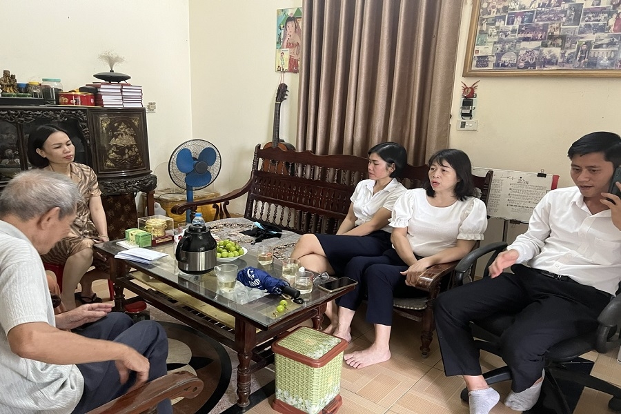 Tham hoi Gia dinh CDV 1