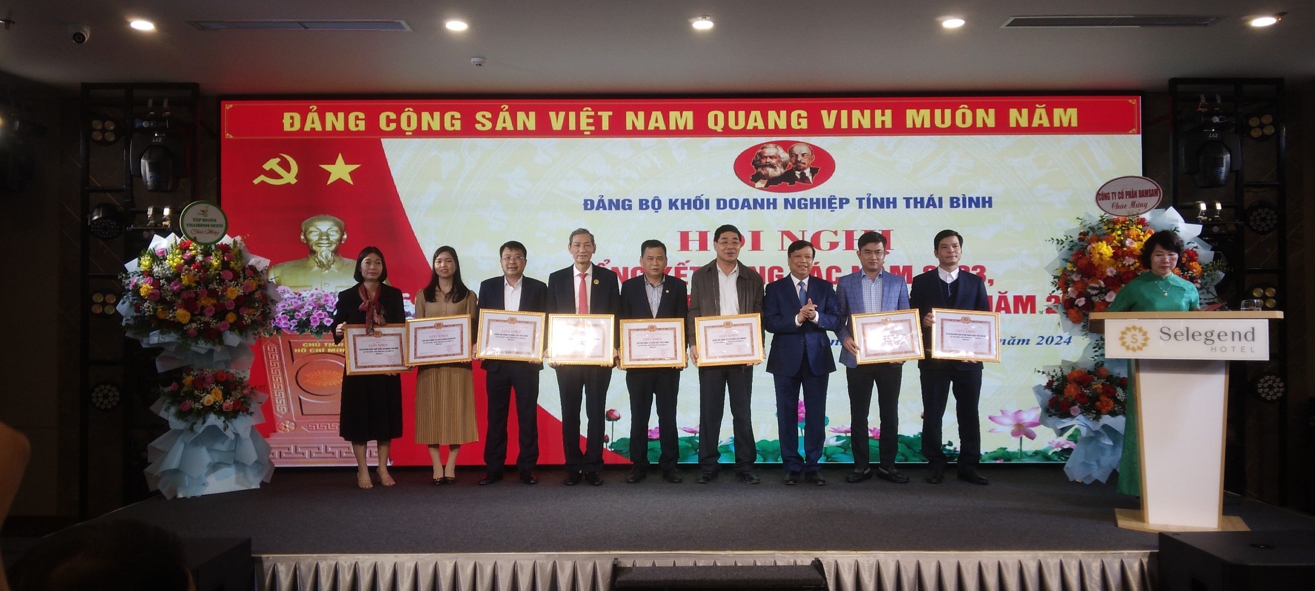 z5046401758216_183a34c5f0d92b72229f21c11a70b257