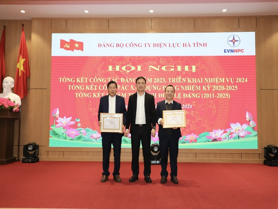 z5128071969886_24ee968a1a6bb00fa5be85b11020af2d