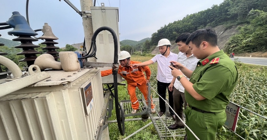 PC Thái Nguyên cảnh báo tình trạng kẻ gian cắt trộm dây trung tính và dây tiếp địa của máy biến áp