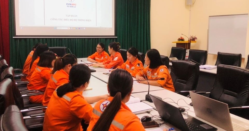 PC Sơn La: Đào tạo nữ công nhân trực vận hành lưới điện và trực thao tác trạm 110kV