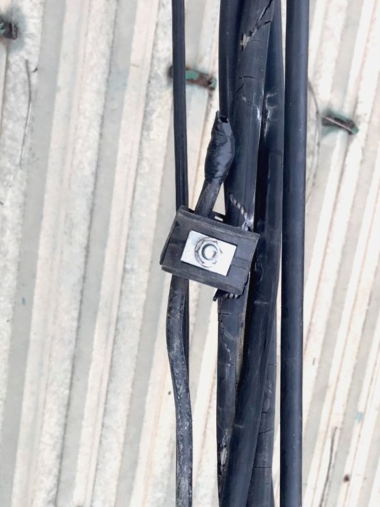 2. Sau khi tháo lớp nguỵ trang