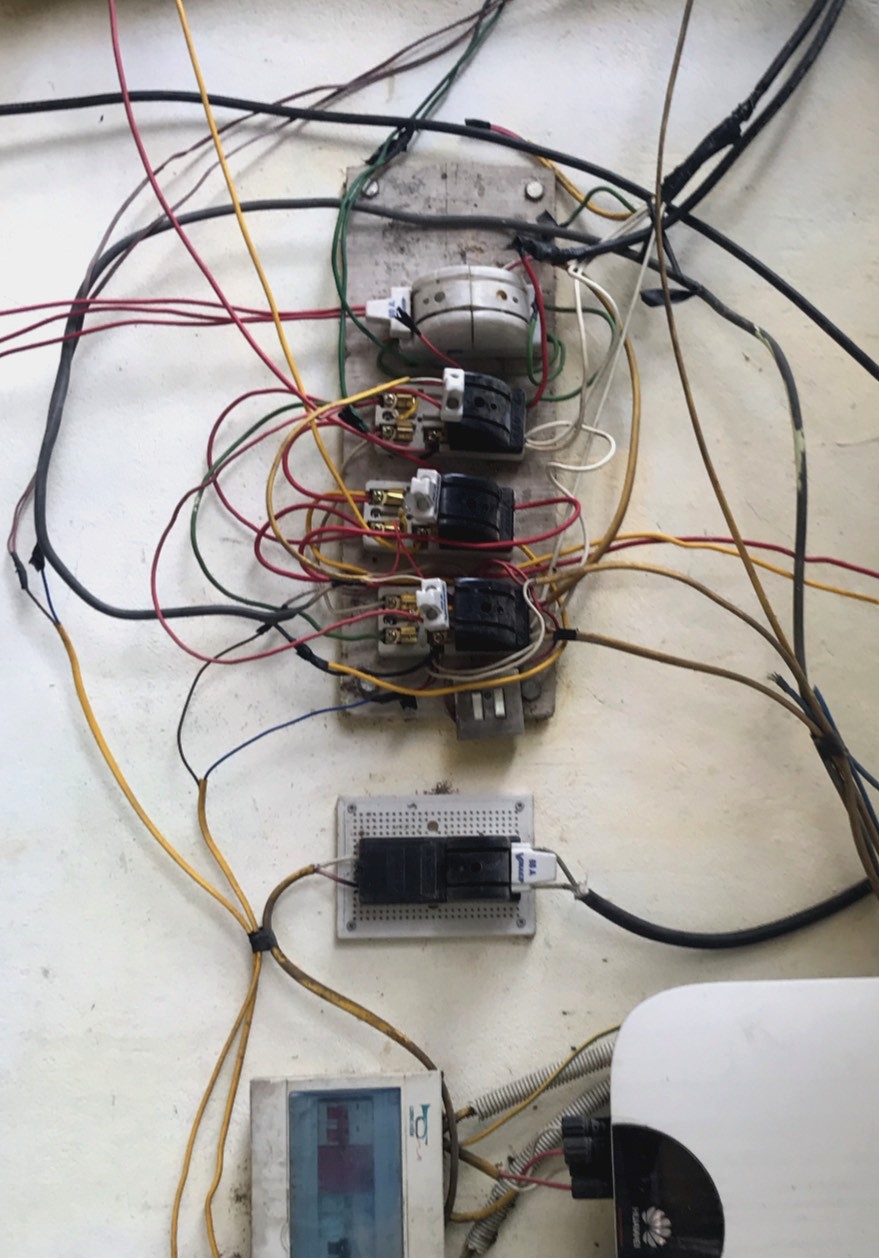 3. Khách hàng chia phụ tải sử dụng từ nguồn lấy cắp điện.