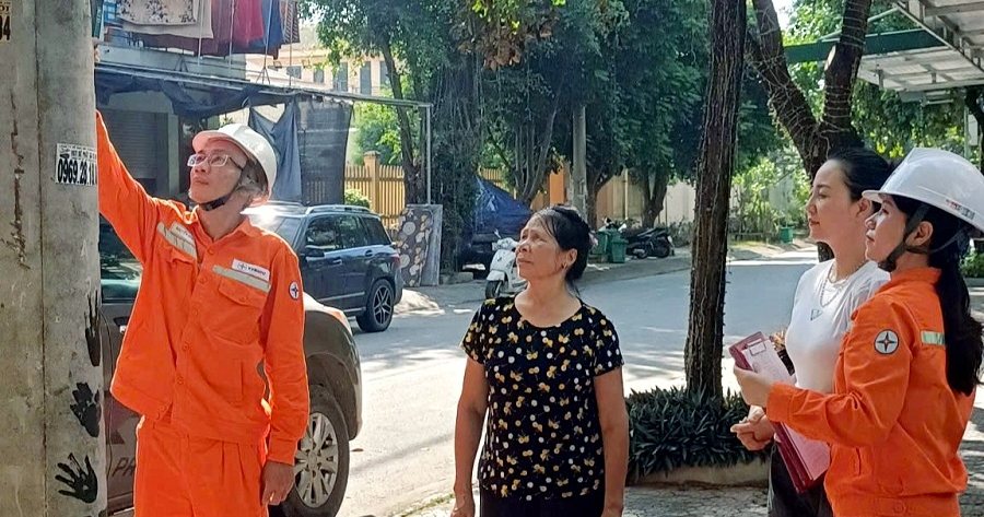 Điện lực khu vực thị xã Bỉm Sơn - Hà Trung (PC Thanh Hóa) tăng cường công tác kiểm tra, ngăn ngừa hành vi vi phạm sử dụng điện trên địa bàn