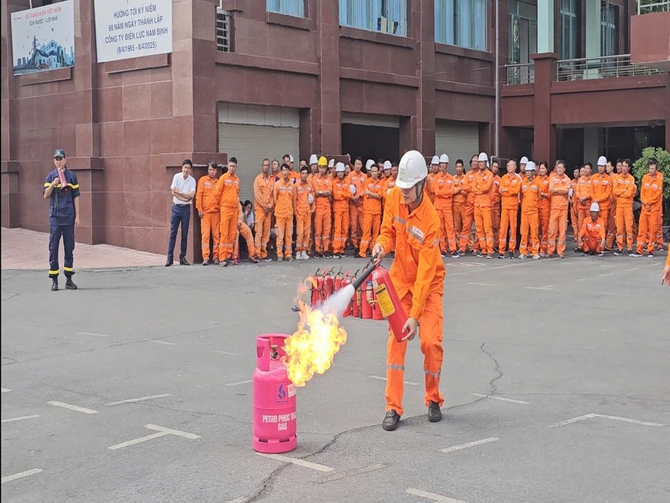 sử dụng bình chưa cháy