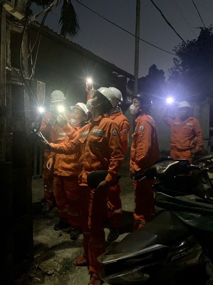 z6028768073557_50f771cc1561a50c65c7818c31984fc3