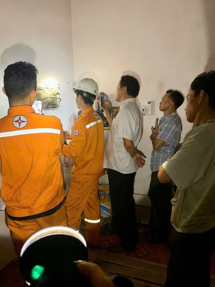 z6028768369837_33aa841db506d9a890f3d021122903af