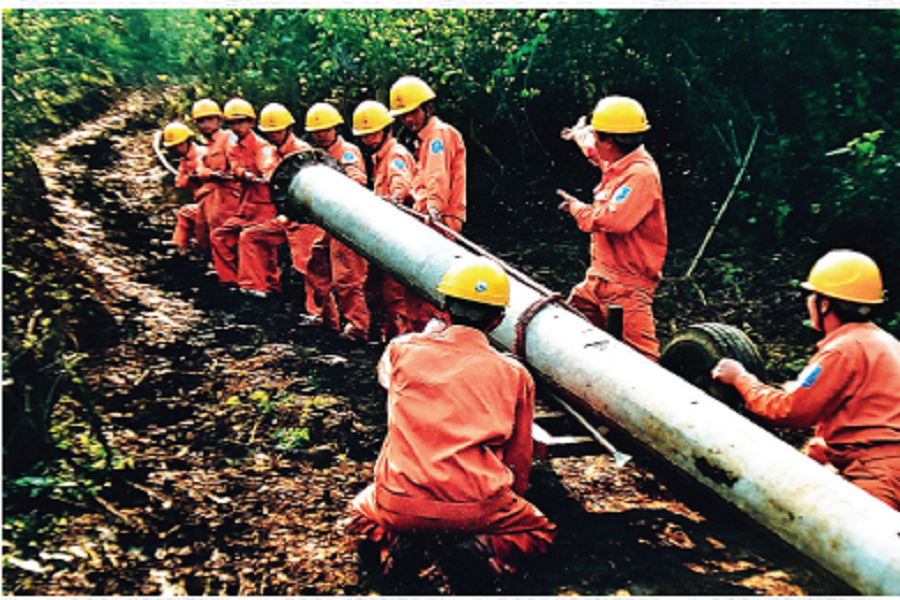 Công nhân Công ty Điện lực Bắc Kạn những ngày đầu gian nan