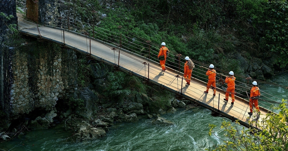 Góc nhìn đẹp về người thợ điện EVNNPC