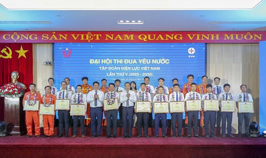 CT-TGD tang hoa va bang khen