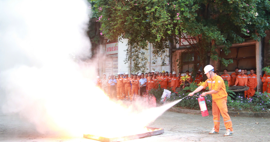 PC Phú Thọ tổ chức lớp tập huấn nghiệp vụ Phòng cháy chữa cháy và Cứu nạn cứu hộ cho các CBCNV