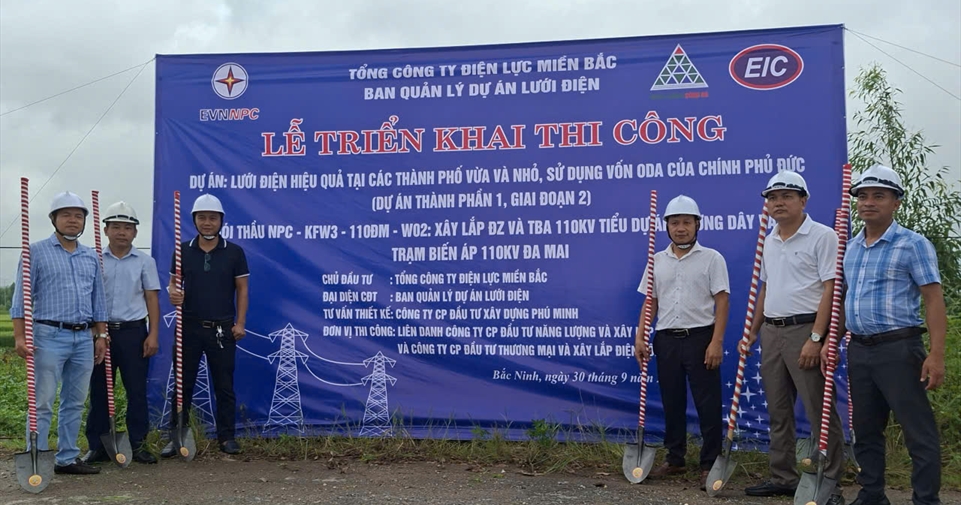 “Vượt nắng, thắng mưa” - Ban QLDA lưới điện quyết tâm triển khai thi công Dự án Đường dây và TBA 110kV Đa Mai, tỉnh Bắc Ninh