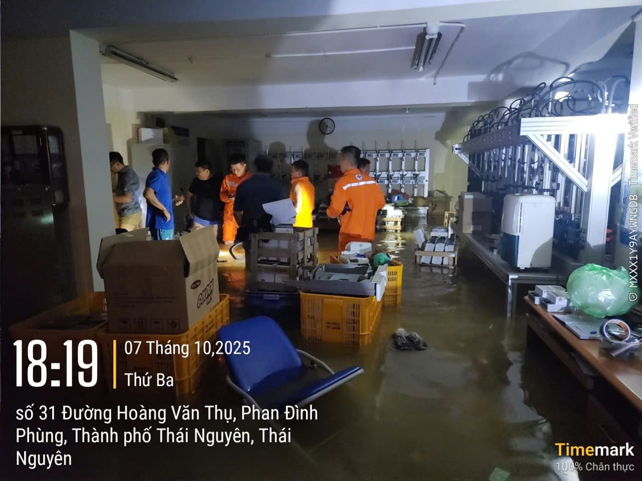 z7092820392589_96f8770ebcf35aa7ff8f0e791d2f7999