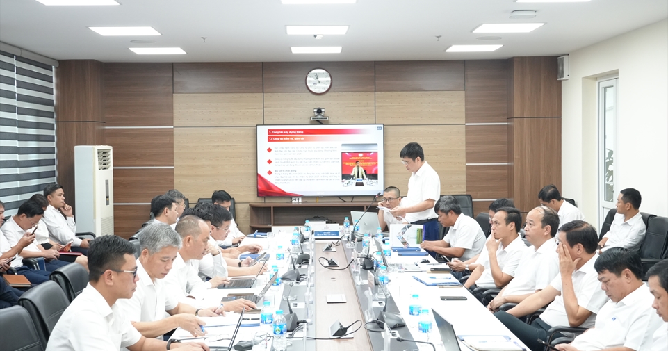 Đảng ủy Công ty Dịch vụ Điện lực miền Bắc tổ chức hội nghị sơ kết 9 tháng đầu năm và nhiệm vụ trọng tâm 3 tháng cuối năm 2025