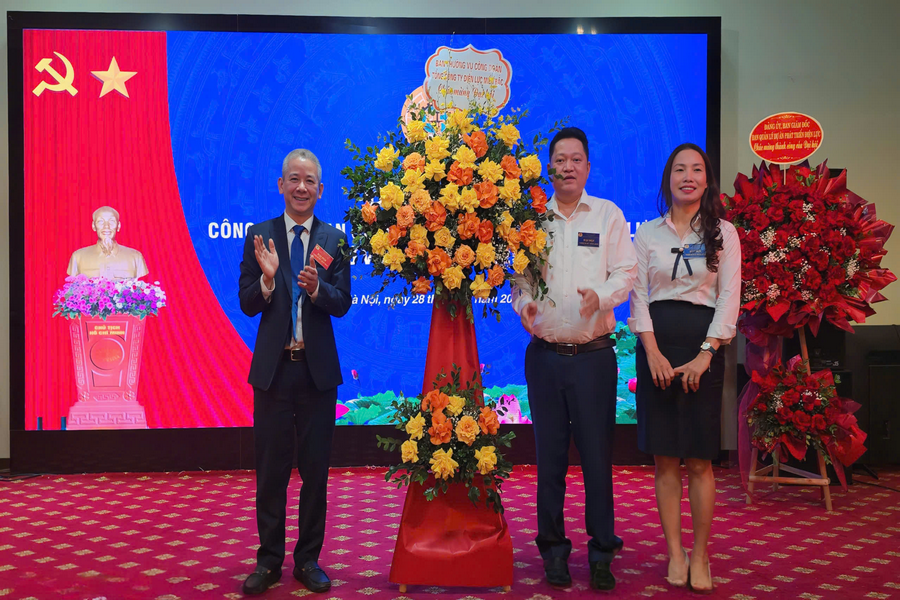 56bcdfd52889a4d7fd98 - 8K JPEG