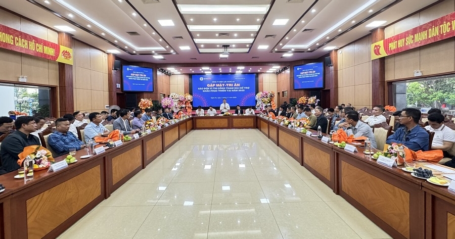 Công ty Điện lực Nghệ An tổ chức gặp mặt, tri ân các đơn vị thi công tham gia hỗ trợ khắc phục thiên tai năm 2025