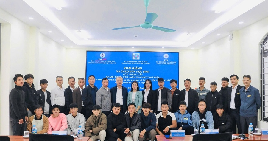 Khai giảng lớp trung cấp Vận hành Nhà máy Thủy điện theo chương trình hỗ trợ công tác an sinh xã hội của EVN trên địa bàn tỉnh Lai Châu