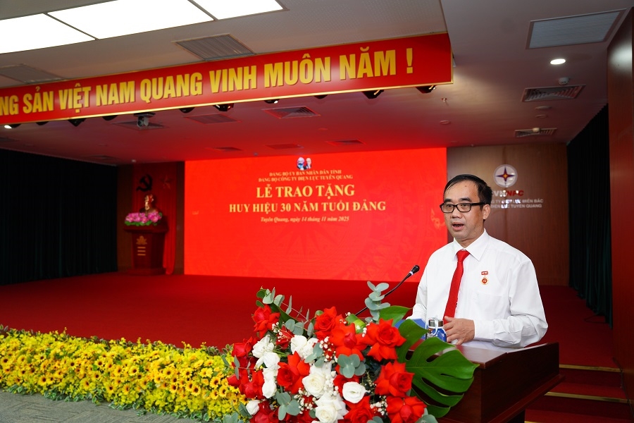 Huy hieu Dang 30 nam 5