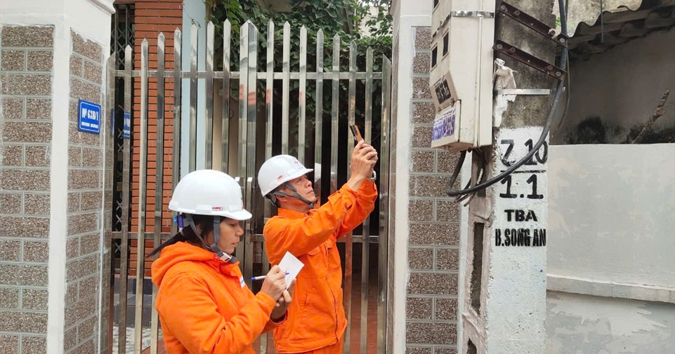 Công ty Điện lực Hưng Yên: chuyển đổi số tiếp lửa để ‘‘thắp sáng niềm tin”