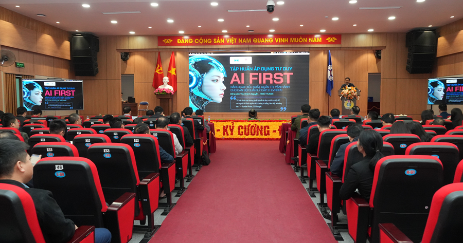 Gần 300 CBCNV Công ty Điện lực Hà Tĩnh được tập huấn ứng dụng AI trong sản xuất kinh doanh