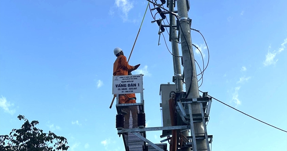 Thắp sáng ước mơ vùng cao, 54 hộ dân Vàng Đán chính thức có điện lưới Quốc gia