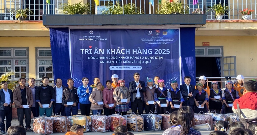 Công ty Điện lực Lào Cai lan tỏa yêu thương tại xã Chế Tạo