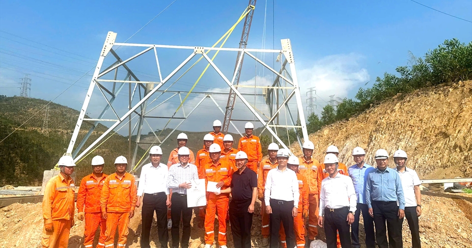 Lãnh đạo EVNNPC kiểm tra tiến độ các dự án điện 110kV và động viên lực lượng xung kích tại Quảng Ninh