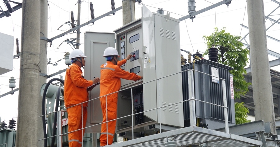 Đội QLĐL khu vực Hoằng Hóa hoàn thiện hệ thống đo đếm và chỉnh trang lưới điện dịp cuối năm 2025