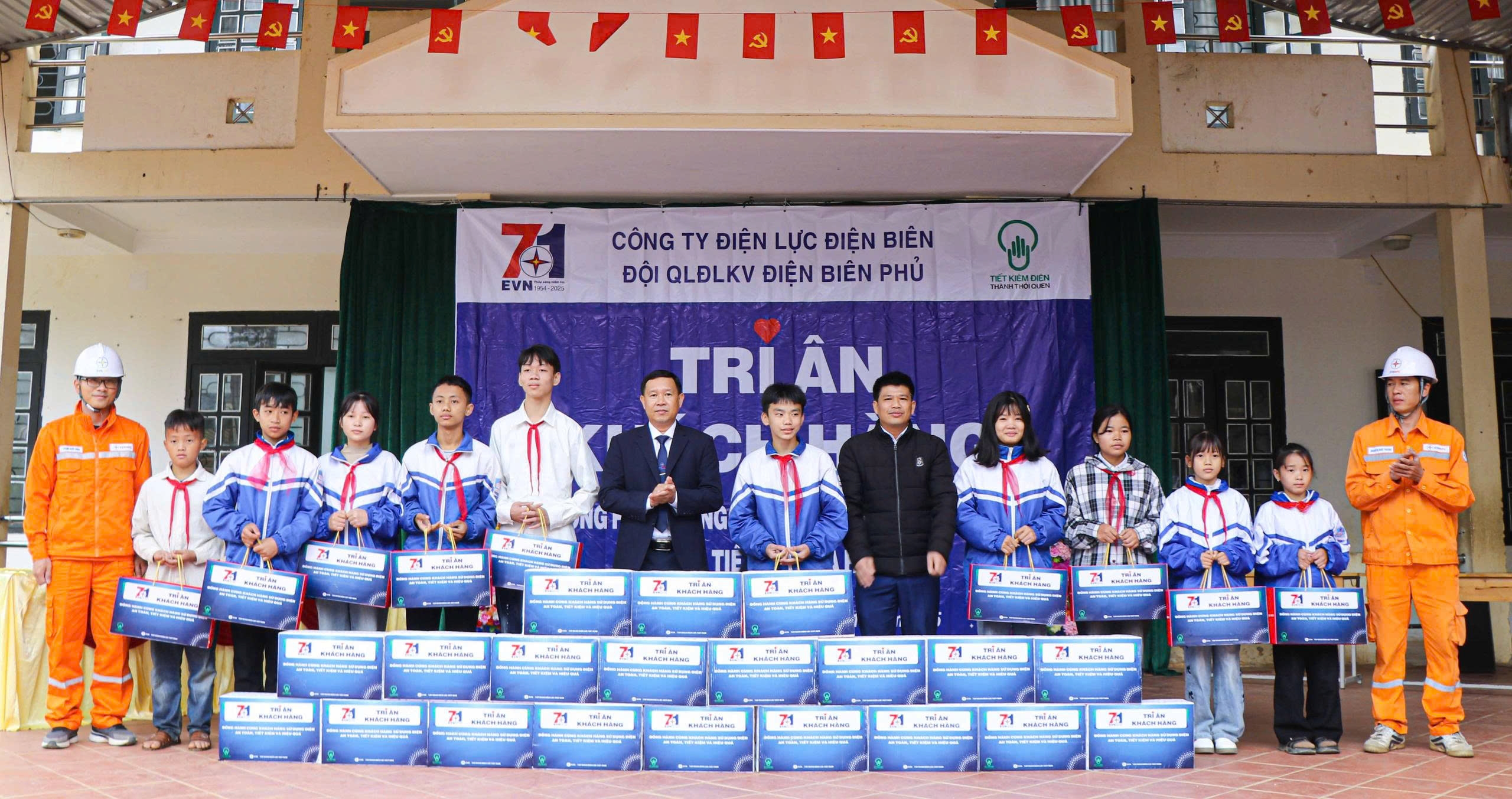 z7305088823907_e3b6650acdafc6093527378f51ece004