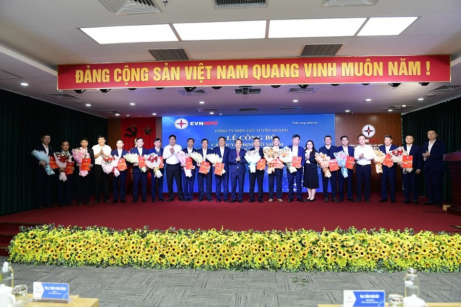 QĐ bo nhiem doi truong 2