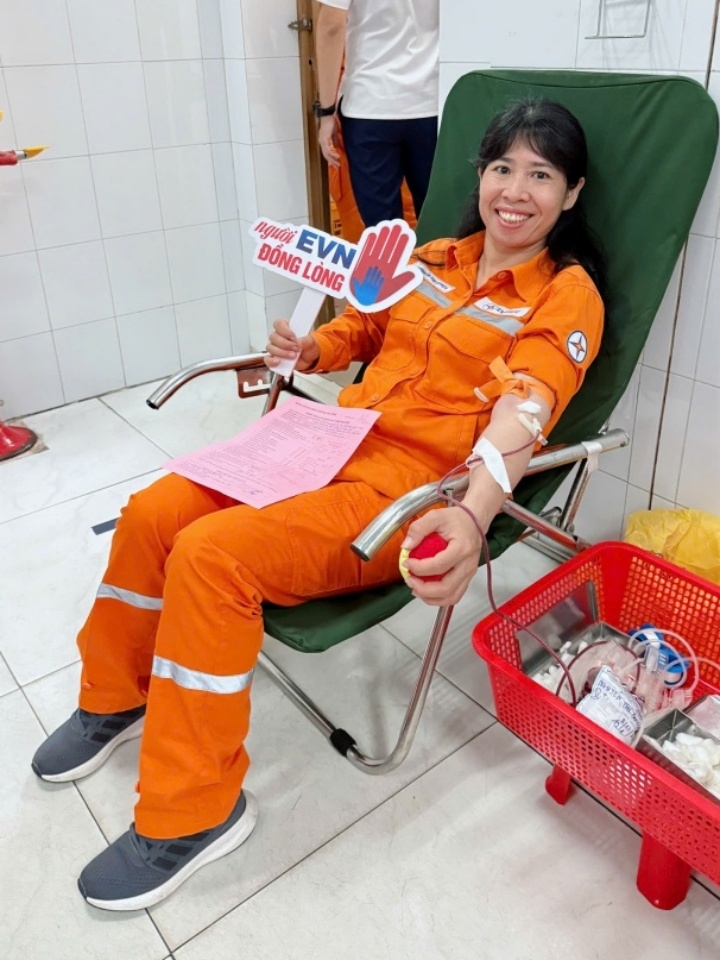 z7304206375303_6ff381349ab0be95d98fc3716ccffd6a