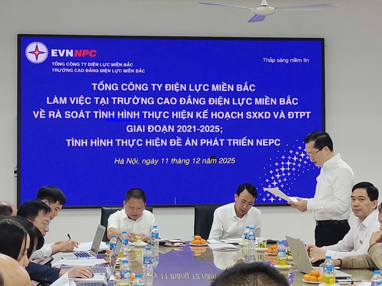 NPC làm việc