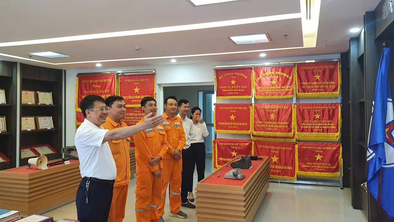 1457543904126092626 (11)