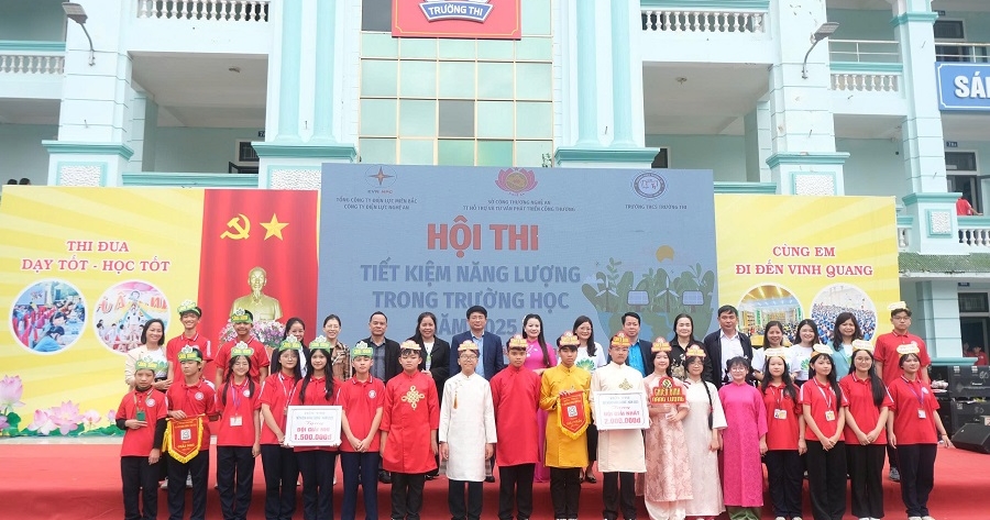 Đội Quản lý Điện lực khu vực Vinh – Công ty Điện lực Nghệ An tổ chức Hội thi “Tiết kiệm năng lượng năm 2025” tại Trường THCS Trường Thi – tỉnh Nghệ An