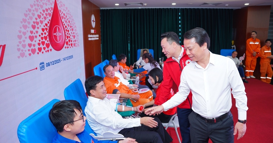 Công ty Điện lực Tuyên Quang hưởng ứng "Tuần lễ hồng EVN" lần thứ XI