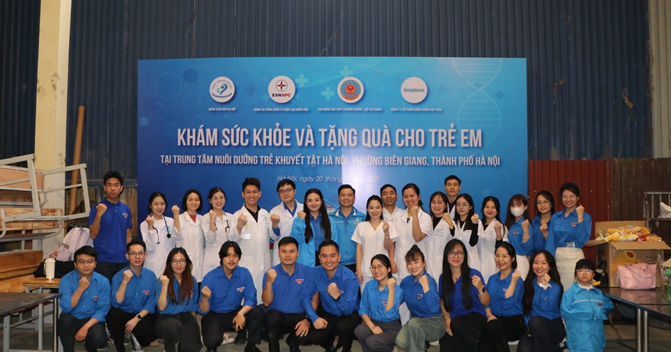 Đoàn Thanh niên EVNNPC phối hợp với Đoàn thanh niên Bệnh viện Nhi Hà Nội triển khai chuỗi hoạt động an sinh xã hội nhân tháng Tri ân khách hàng năm 2025