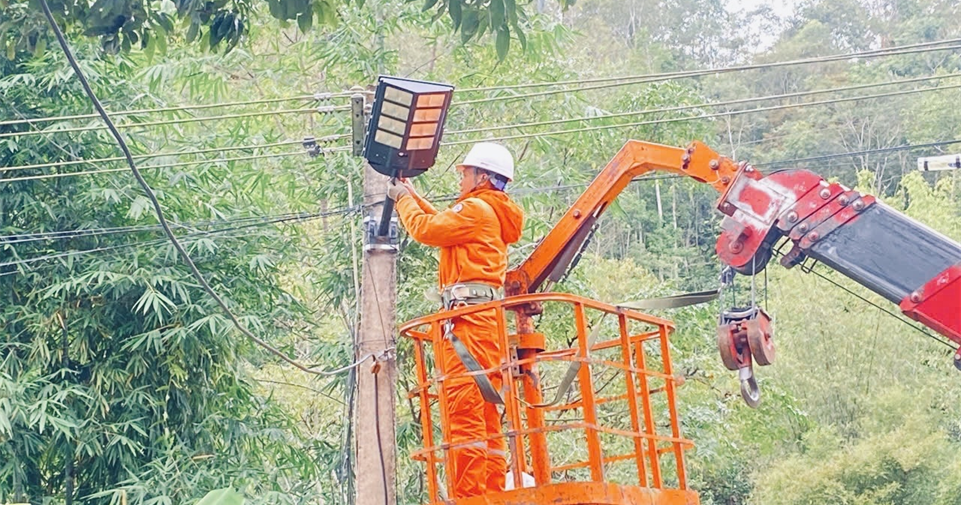 TCBC EVNNPC: Kết quả hoạt động sản xuất kinh doanh tháng 11/2025 và nhiệm vụ  trọng tâm tháng cuối năm 2025