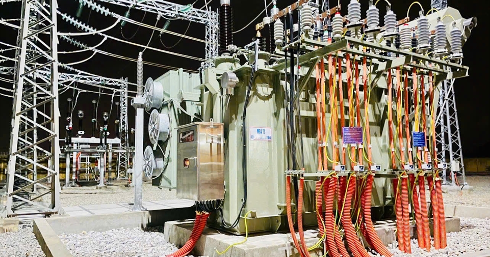 Đóng điện thành công 02 dự án: “Lắp MBA T2 TBA 110kV Kiện Khê, tỉnh Hà Nam - Nâng công suất MBA T1, T2 Gián Khẩu, tỉnh Ninh Bình”.