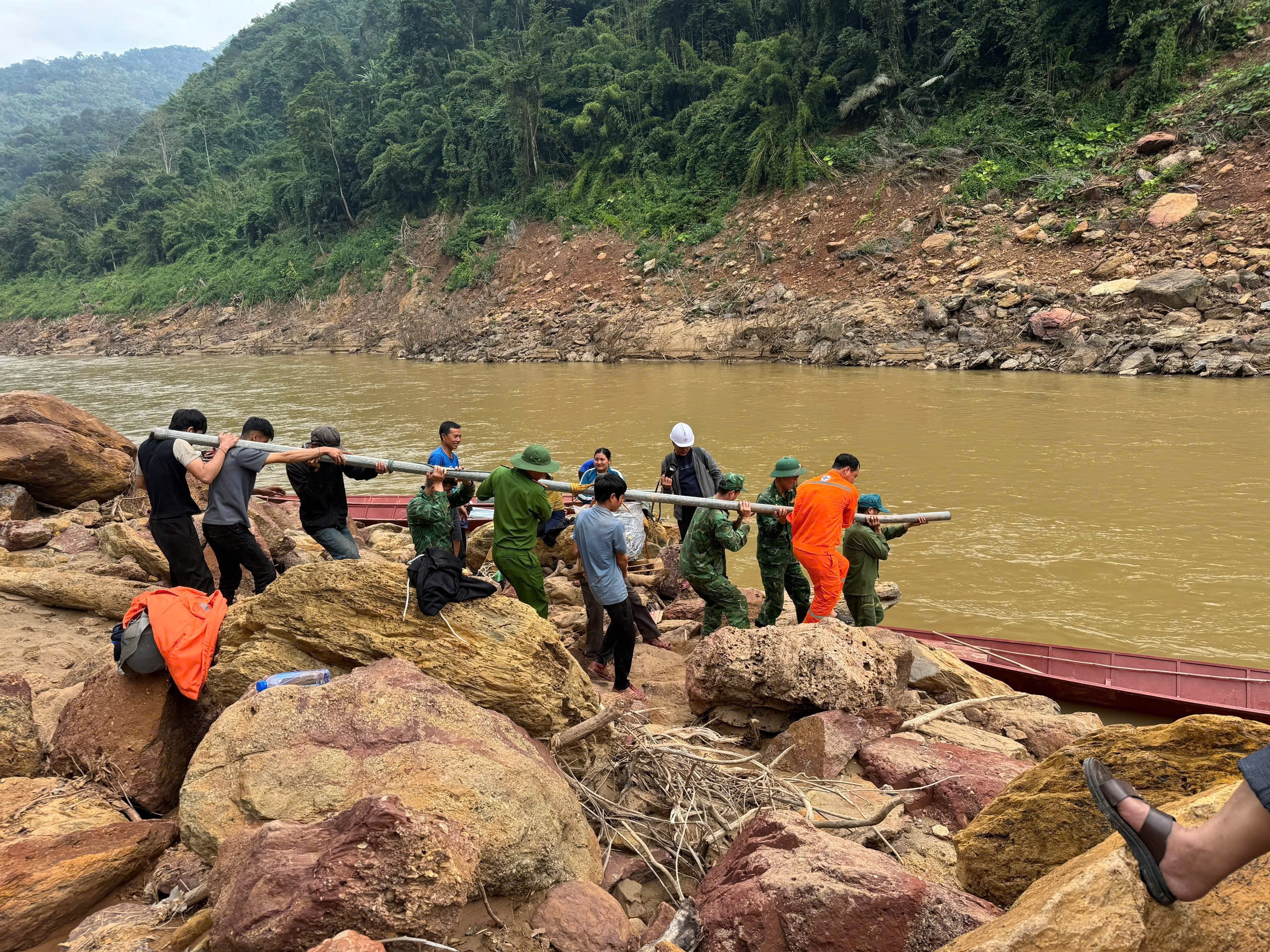 z7383151856485_4ffdb2cd00111fa4a7cec68de0957375