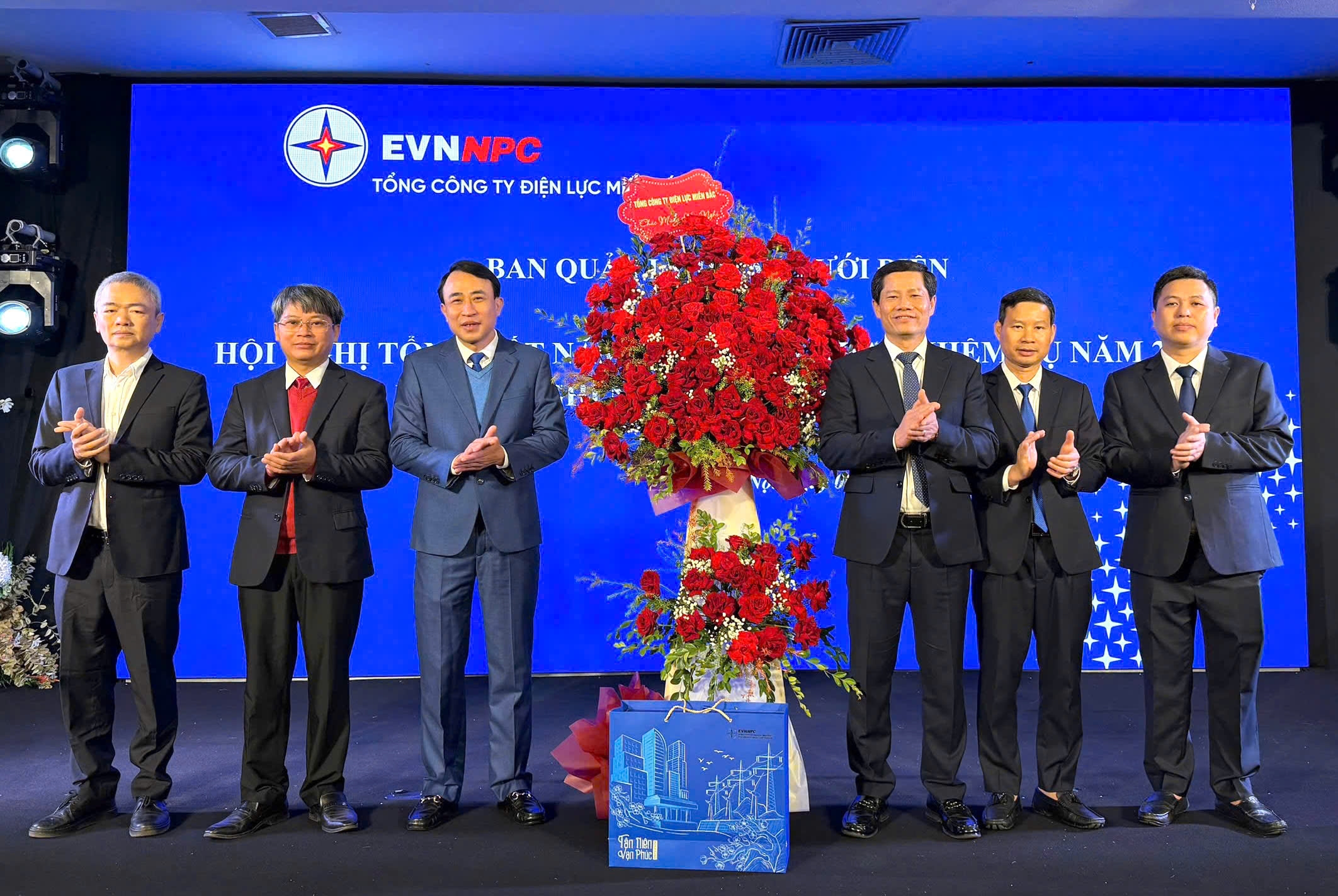 z7413319200668_74a9dd337d7c945367fc77d2efe6dba6