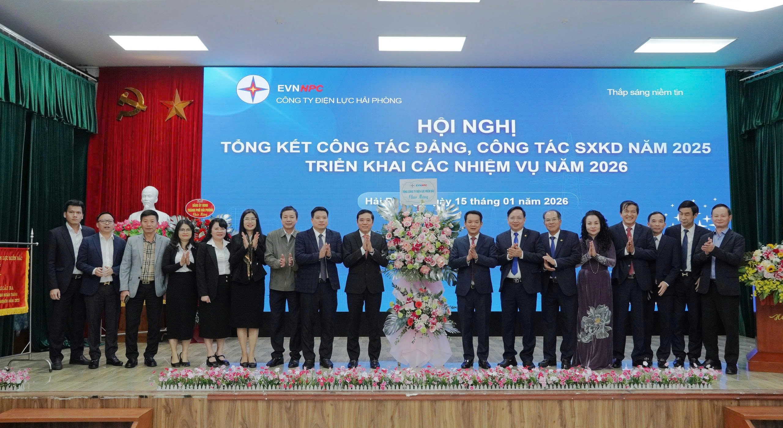 z7439573212344_62433b1d00f0116ddf989f3c8a9c8bdf