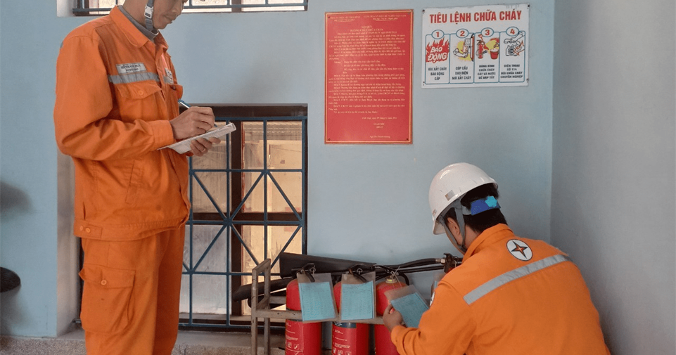Công ty Điện lực Hưng Yên tăng cường công tác phòng cháy, chữa cháy dịp cuối năm và Tết Nguyên đán Bính Ngọ 2026