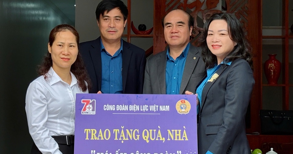 Công đoàn Điện lực Việt Nam: Trao gửi yêu thương - Tiếp sức cho người lao động Công ty Điện lực Phú Thọ đón Xuân Bính Ngọ