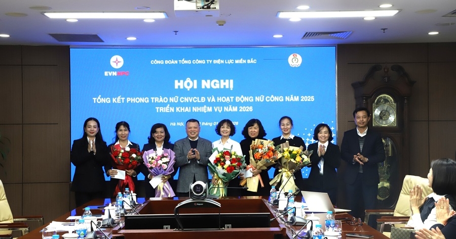 Công đoàn EVNNPC phát động phong trào thi đua “Giỏi việc nước, đảm việc nhà”